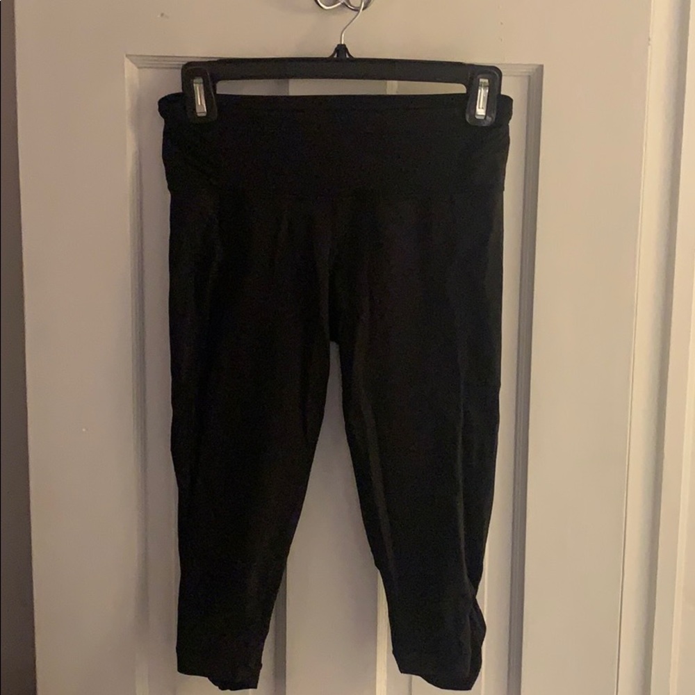 LuluLemon Black Knee Length leggings - size 4
